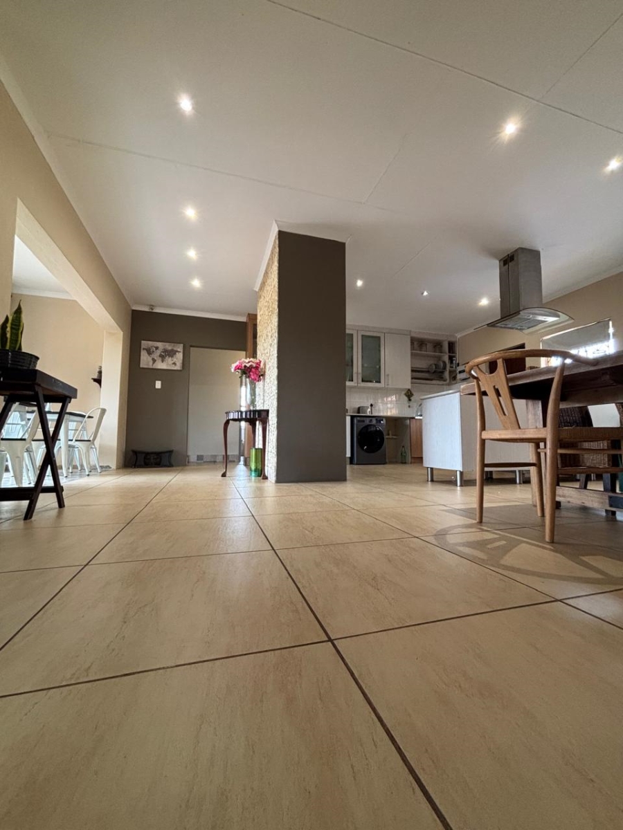 8 Bedroom Property for Sale in Rustenburg Rural North West
